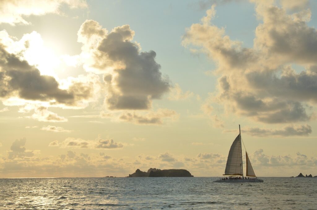 g1a4f1c4424ef429190ec50e3b3d27f2205da1f45f9c37e31bdedc1ad184e87b2f5c2591c80681fb2f287e909daccade2ffb672cb285203bb0c6687b52e2aed32_1280-3882605 sunset, beach, ocean, sailboat, clouds, sun, darling, landscape, sea, light, horizon, costa, relax, romantic, nature, waves, love, walk, highlights, ixtapa, mexico, ixtapa, ixtapa, ixtapa, ixtapa, ixtapa